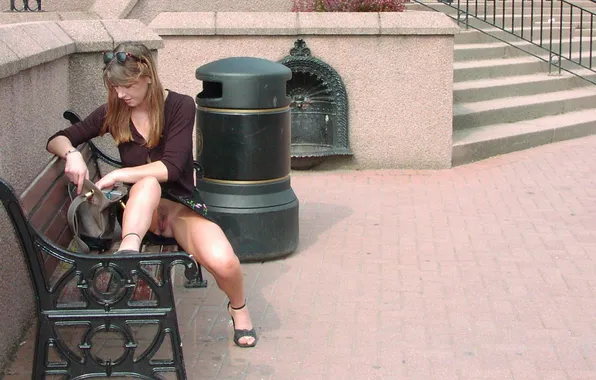Pussy, flash, upskirt, public