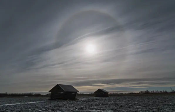 Finland, Northern Ostrobothnia, Hitura, Moonlight halo ring