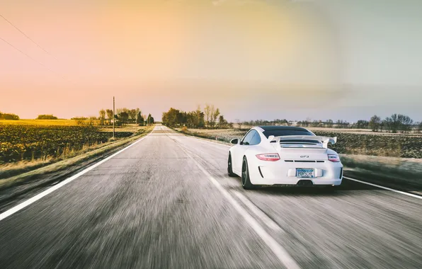 Картинка дорога, белый, 911, Porsche, сзади, white, спорткар, порше