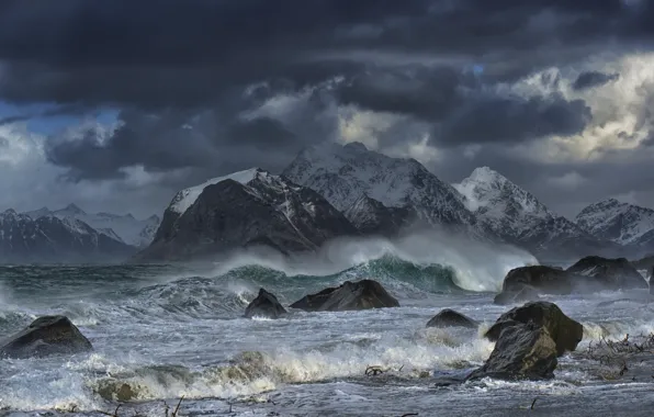 Картинка море, волны, горы, шторм, камни, Норвегия, Norway, Лофотенские острова