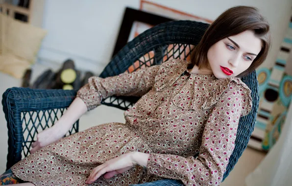 Картинка взгляд, комната, кресло, фотомодель, тату-мастер, Саша Unisex