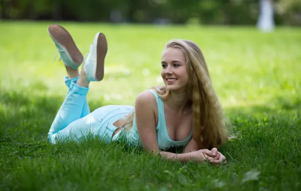 Grass, nature, model, women, bokeh, jeans, blonde, smiling
