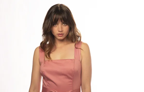 Девушка, белый фон, шатенка, красотка, детектив, триллер, Ana de Armas, Ана де Армас