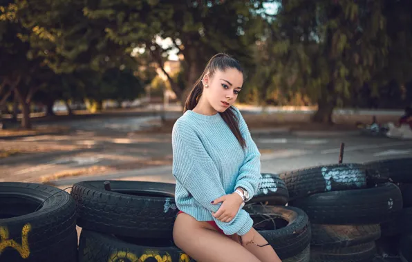 Взгляд, девушка, деревья, поза, трусики, портрет, макияж, пирсинг
