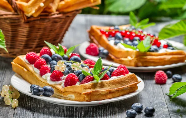 Картинка ягоды, вафли, berries, листики мяты, mint leaves, Вкусный десерт, Delicious dessert, waffle