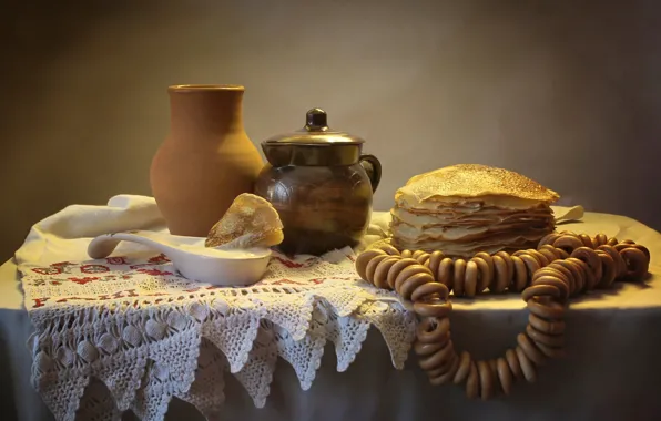 Блины, сушки, сметана
