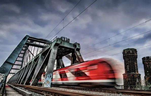 Fast, Düsseldorf, Hammer Brücke