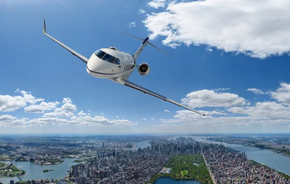 Картинка Облака, Город, Самолет, Полёт, Реактивный, Бизнес-джет, Bombardier Challenger 350, Служебный самолет