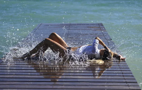 Вода, девушка, брызги, мокрая, ножки, photographer, позирует, лежа