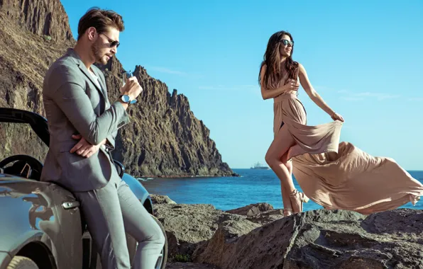 Картинка море, небо, девушка, солнце, радость, поза, улыбка, камни