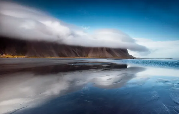 Облака, горы, отражение