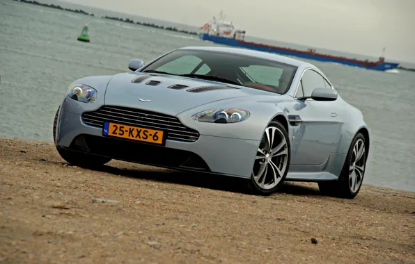 Aston martin, vantage, sea, v12