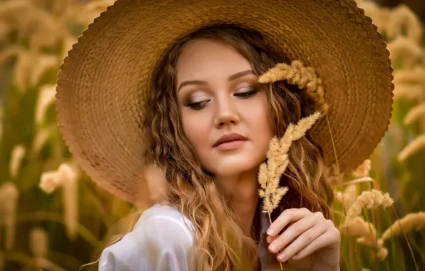 Картинка девушка, лицо, рука, портрет, шляпа, макияж, травинка, Анастасия Мазай (Донская)