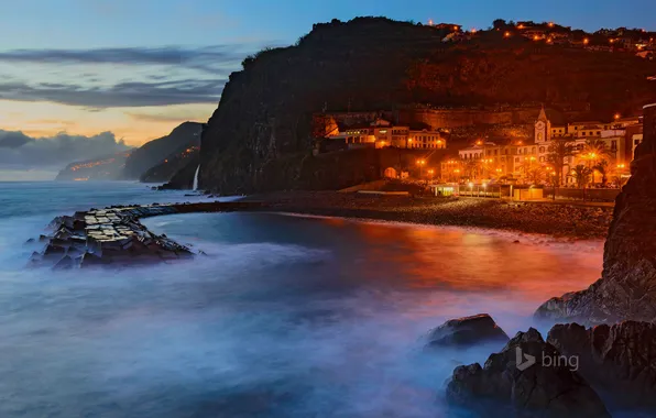 Картинка ночь, город, огни, остров, дома, пирс, Португалия, Мадейра