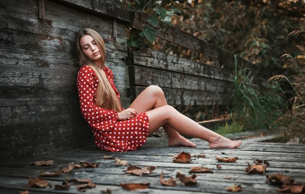 Картинка осень, девушка, красный, природа, поза, фото, модель, волосы