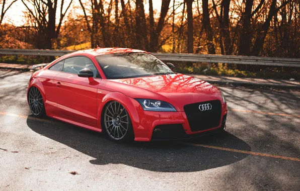 Audi, red