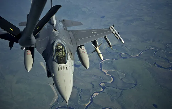 Картинка истребитель, полёт, F-16, Fighting Falcon, многоцелевой, дозаправка, «Файтинг Фалкон»