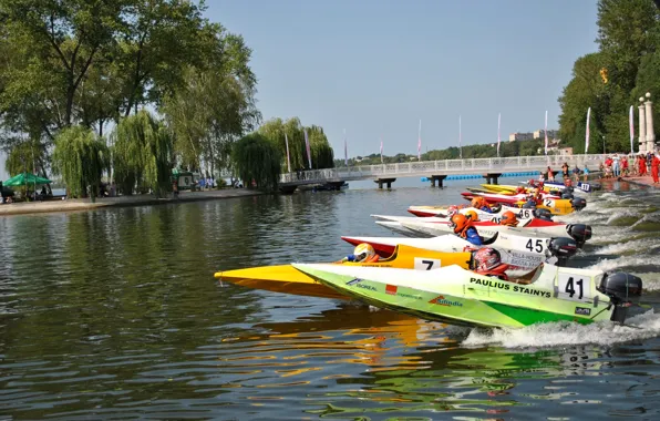 Лодки, гонки, старт