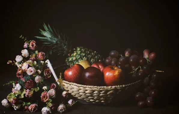 Цветы, темный фон, яблоки, розы, букет, виноград, фрукты, ананас