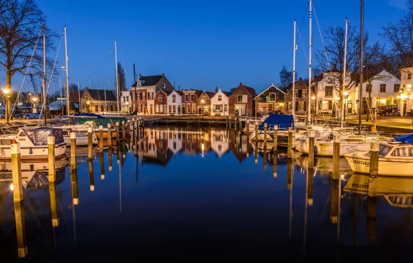 Картинка ночь, огни, отражение, дома, яхты, лодки, Нидерланды, гавань