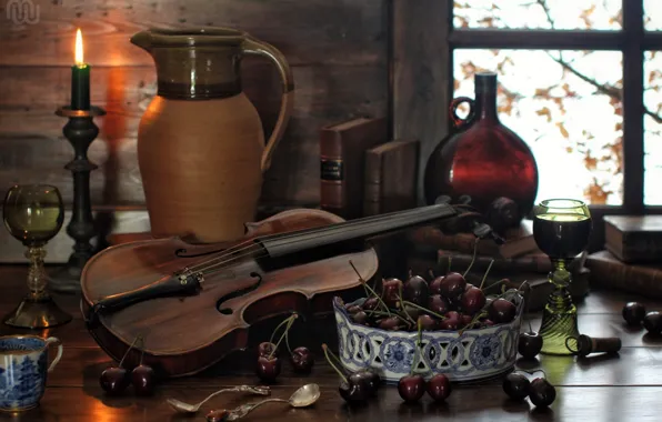 Картинка вишня, ягоды, скрипка, книги, бутылка, свеча, бокалы, кувшин