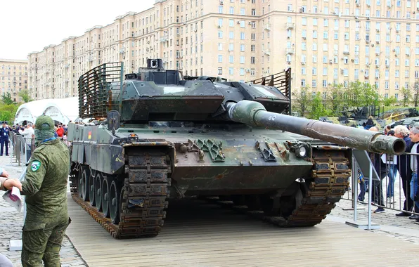 Картинка Германия, Москва, Танк, 2024, СВО, Поклонная Гора, Трофеи военной техники из Украины и НАТО, Подбитая …