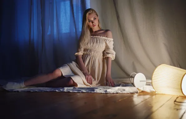 Девушка, поза, лампа, платье, блондинка, длинные волосы, на полу, Sergey Fat