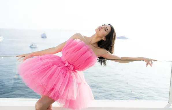 Картинка море, девушка, поза, модель, платье, красотка, Kendall Jenner