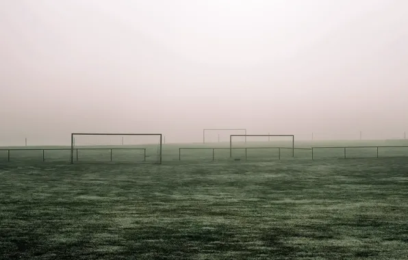 Картинка туман, ворота, футбол, поле