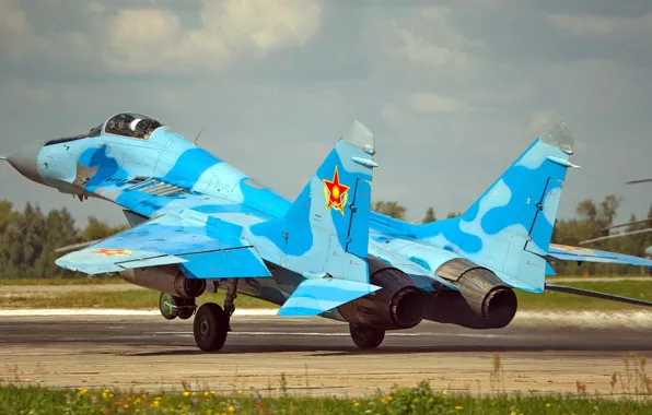 МиГ-29, многоцелевой истребитель четвёртого поколения, Fulcrum, ОКБ МиГ, лёгкий фронтовой истребитель, ВВС Казахстана