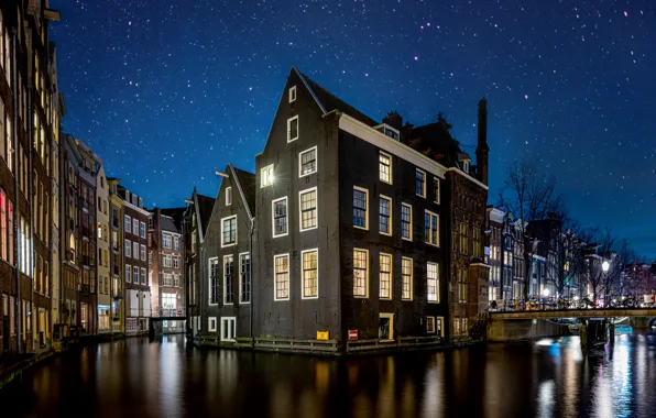 Картинка небо, ночь, город, дома, звёзды, освещение, Амстердам, канал