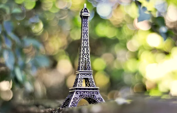 Зелень, Франция, Париж, размытость, статуэтка, Эйфелева башня, Paris, France