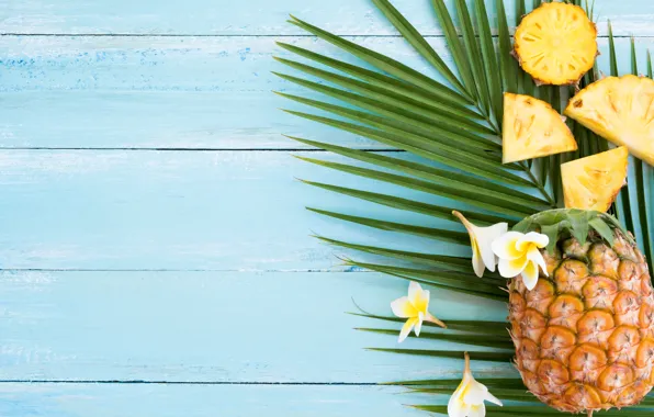 Картинка summer, фрукты, ананас, fresh, wood, ломтики, flowers, fruit, pineapple, плюмерия, tropical, plumeria, slice