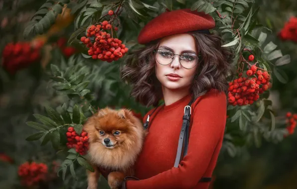 Картинка взгляд, листья, девушка, ягоды, портрет, собака, очки, берет