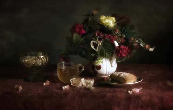 Цветы, малина, розы, букет, конфеты, чаепитие, кружка, натюрморт