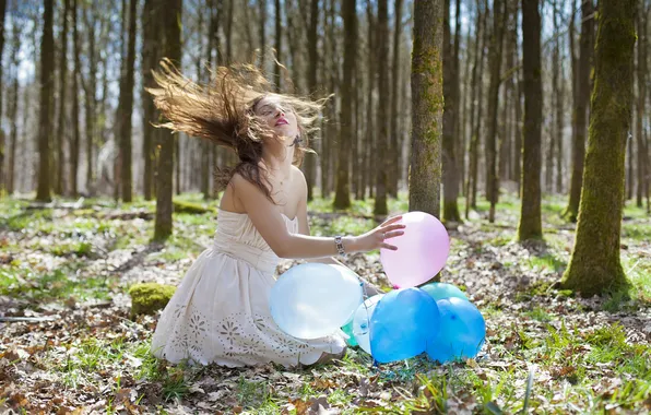 Картинка лес, девушка, шары