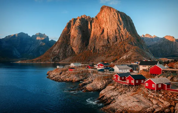 Картинка небо, горы, скалы, Норвегия, поселение, фьорд