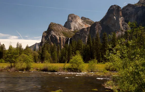 Картинка деревья, горы, скалы, поляна, водопад, Калифорния, США, речка