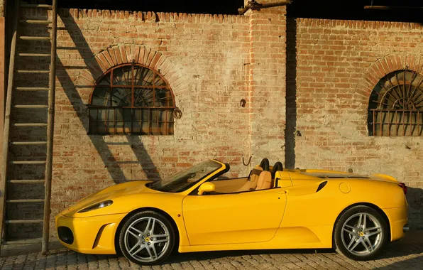 Картинка здание, старое, F430, Ferrari, желтая, Spider