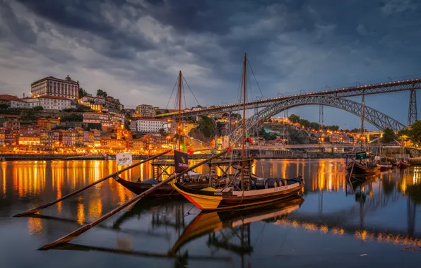 Картинка мост, река, дома, лодки, Португалия, ночной город, Portugal, Vila Nova de Gaia