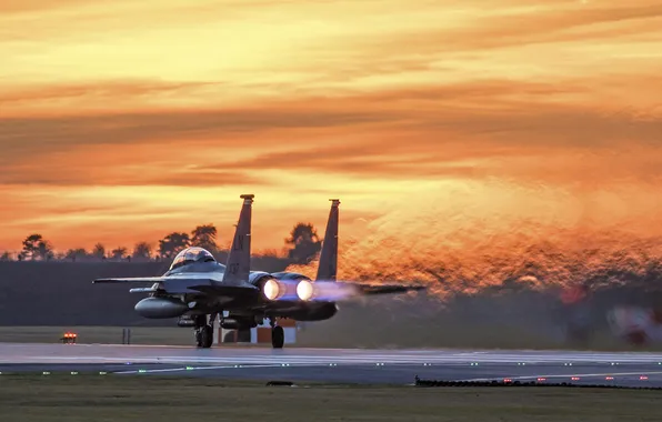 Картинка рассвет, истребитель, Eagle, аэродром, F-15E