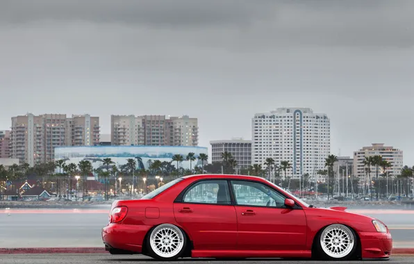 Картинка машина, авто, красный, город, тюнинг, Subaru, Impreza, вид сбоку