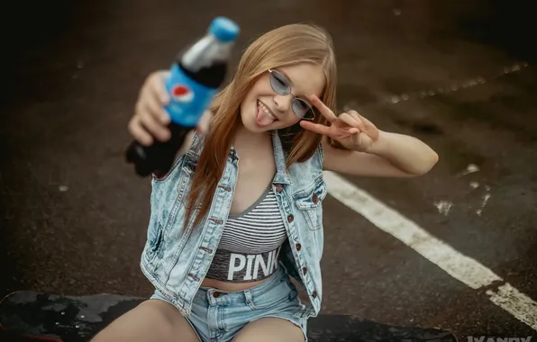 Девушка, legs, model, blonde, skateboard, sitting, Pepsi, skateboarding