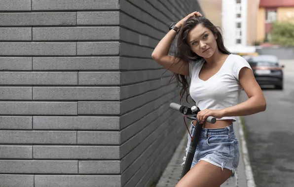 Картинка girl, shorts, young, beautiful, T-shirt