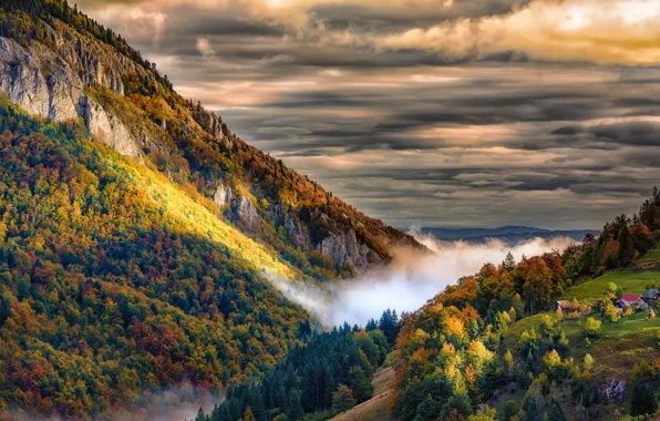Картинка осень, небо, пейзаж, горы, тучи, природа, туман, дома