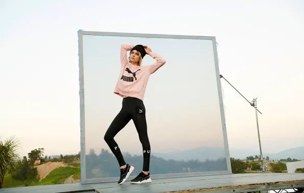 Девушка, поза, фото, модель, кроссовки, Puma, Cara Delevingne, взгляД