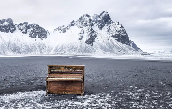 Картинка Iceland, Vestrahorn, Hofn, Abandoned Piano