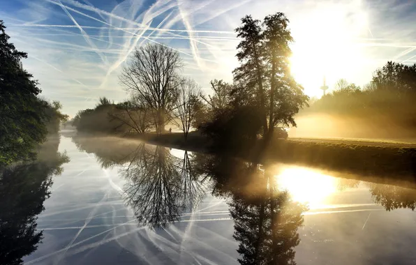 Небо, туман, река, утро