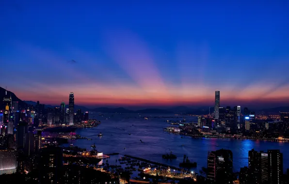 Картинка ночь, город, огни, здания, Гонконг, небоскребы, вечер, залив