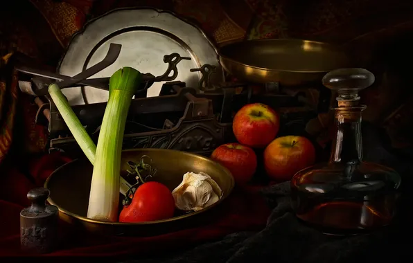 Картинка яблоки, лук, весы, томат, чеснок